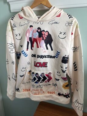 1D One Direction Cream Graphic Pullover Graphic Hoodie with Multicolor fun print